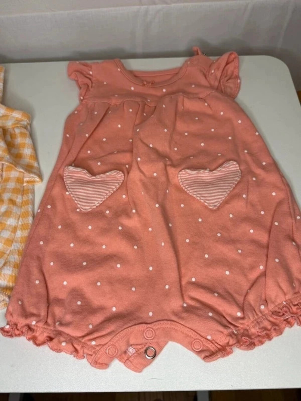 Two rompers 0-3 month - Picture 2 of 7